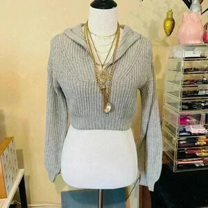 Junior’s Gray Cropped Half Zip Pullover